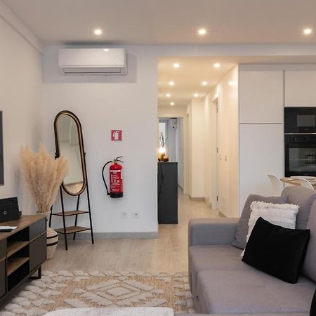 Stylish Apartment W/ River View By Lovelystay Oeiras Exterior photo