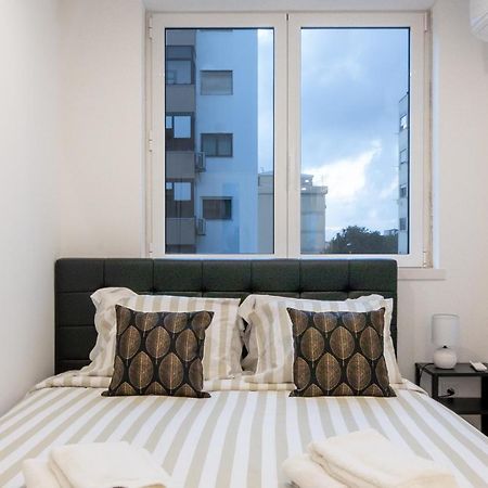 Stylish Apartment W/ River View By Lovelystay Oeiras Exterior photo
