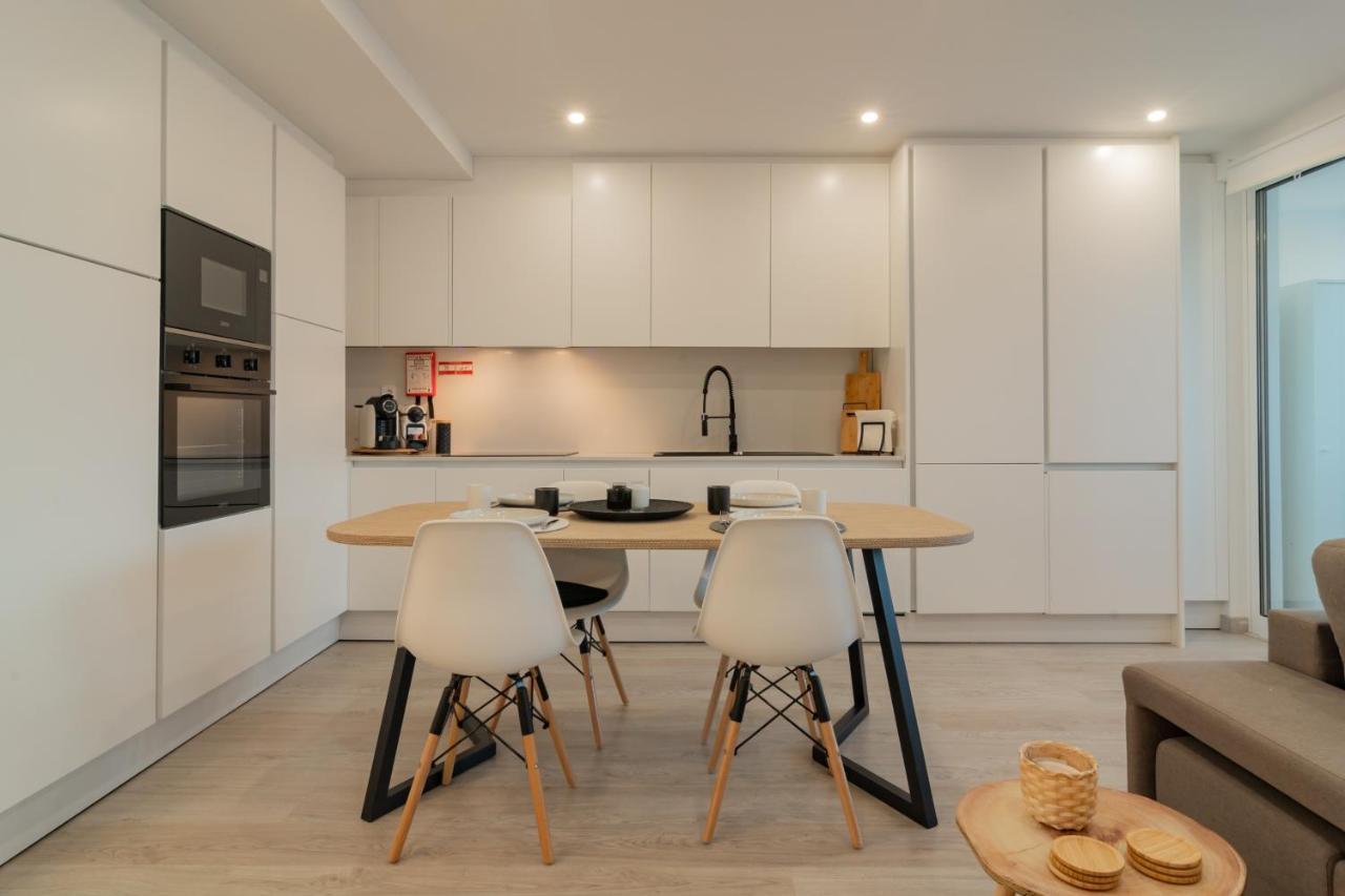 Stylish Apartment W/ River View By Lovelystay Oeiras Exterior photo